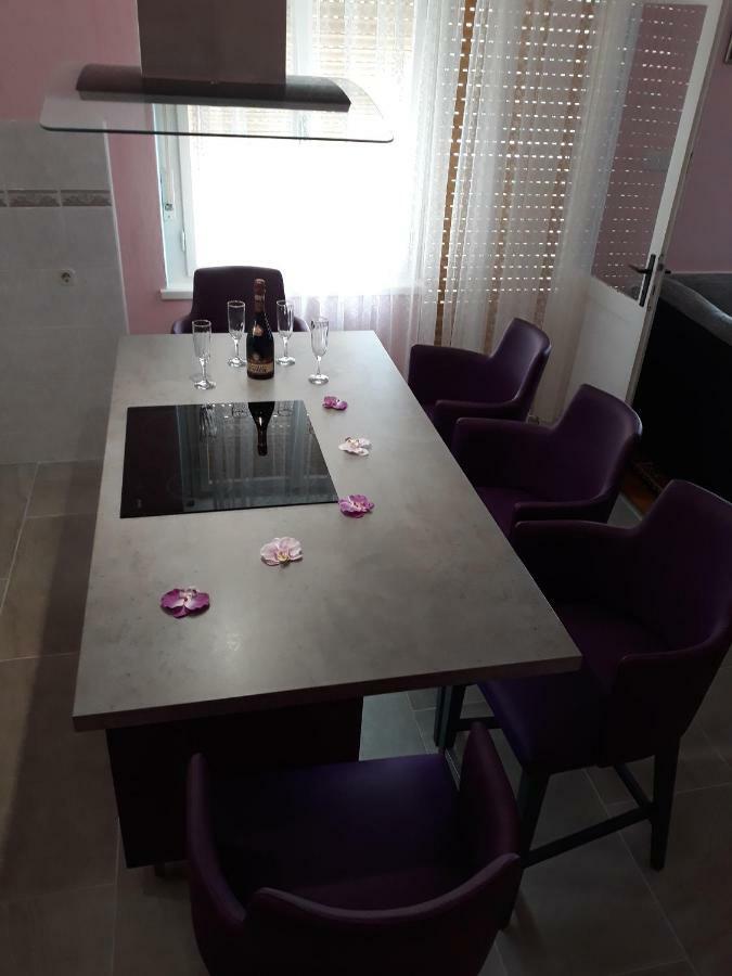 Apartment Vana Трогир Екстериор снимка